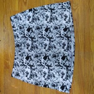 Tranquility xl skirt black and white